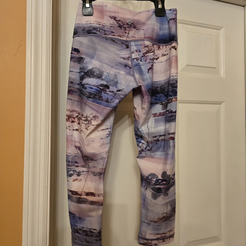 lululemon athletica Multicolor Leggings Size 6 . Great Condition - Picture 2 of 4